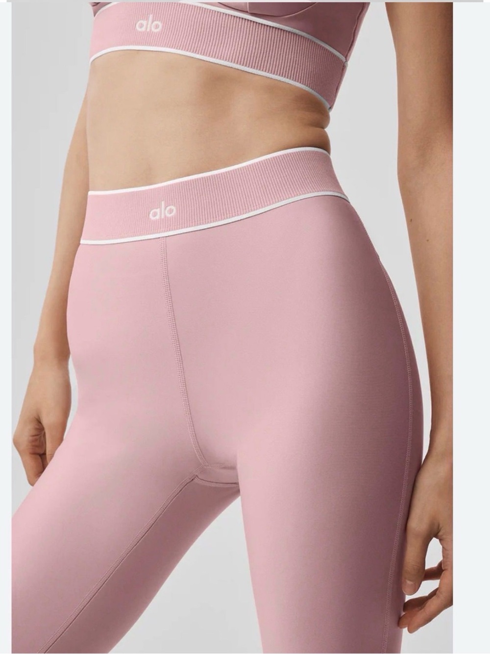 Alo Airlift High-Waist Alignment Leggings in Vintage pink - Picture 2 of 7